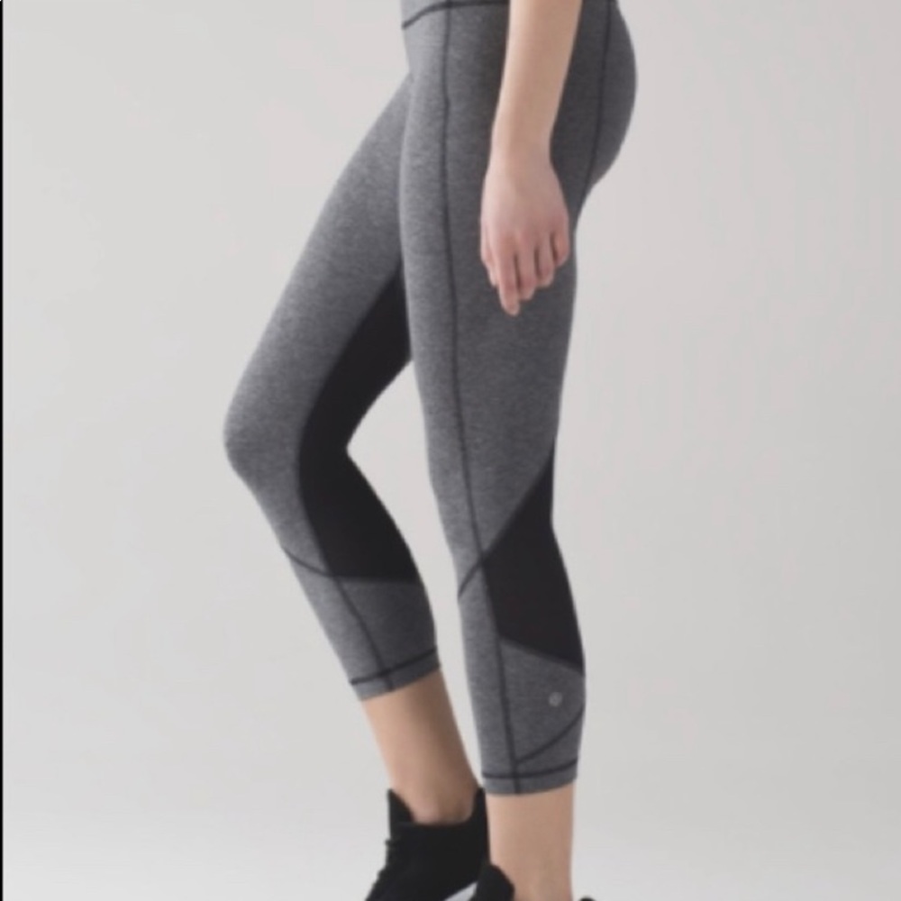 Lululemon pink/black/grey pace rival levelings